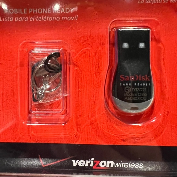 Bundle of 2 SanDisk MobileMate Micro Memory Card Readers - Picture 4 of 8